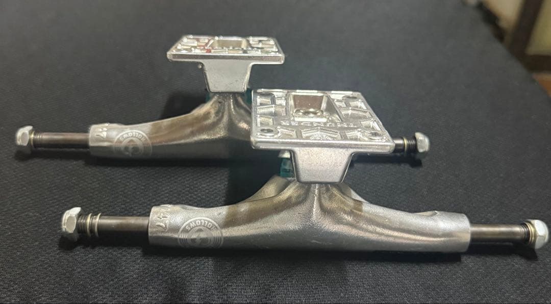 スケートボード thunder Hollow Lights 147 polish