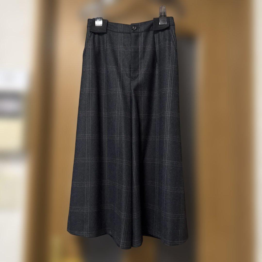 【未使用品】マドモアゼルノンノン　ウール100%ガウチョパンツ チャコールグレー