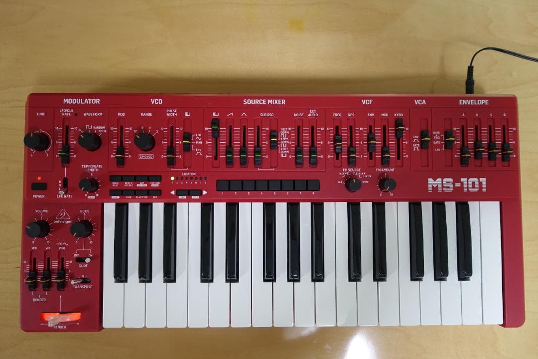 BEHRINGER MS-101 アナログシンセサイザー レッド 37鍵