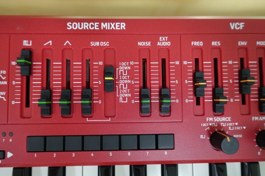 BEHRINGER MS-101 アナログシンセサイザー レッド 37鍵