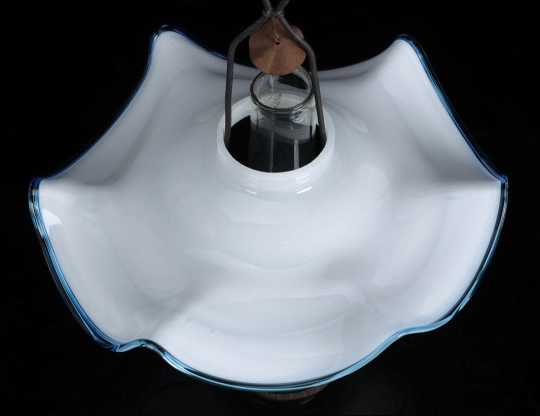 吊りオイルランプ 明治～大正期 水色縁乳白ガラス傘 大正ガラス 古美術 骨董品