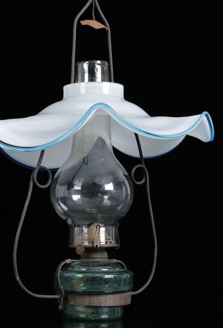 吊りオイルランプ 明治～大正期 水色縁乳白ガラス傘 大正ガラス 古美術 骨董品