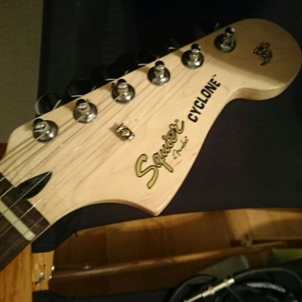 値下げ交渉可能‼ Squier by Fender FSR Cyclone