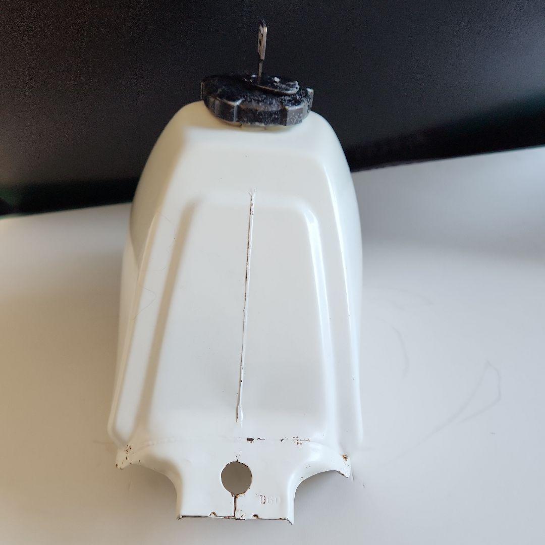 モンキーBAJAガソリンタンク白 鍵付き送料無料、即納いたします。