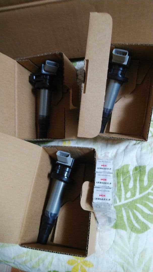 ほいほい　ダイハツ純正、イグニッションコイル　プラグセット