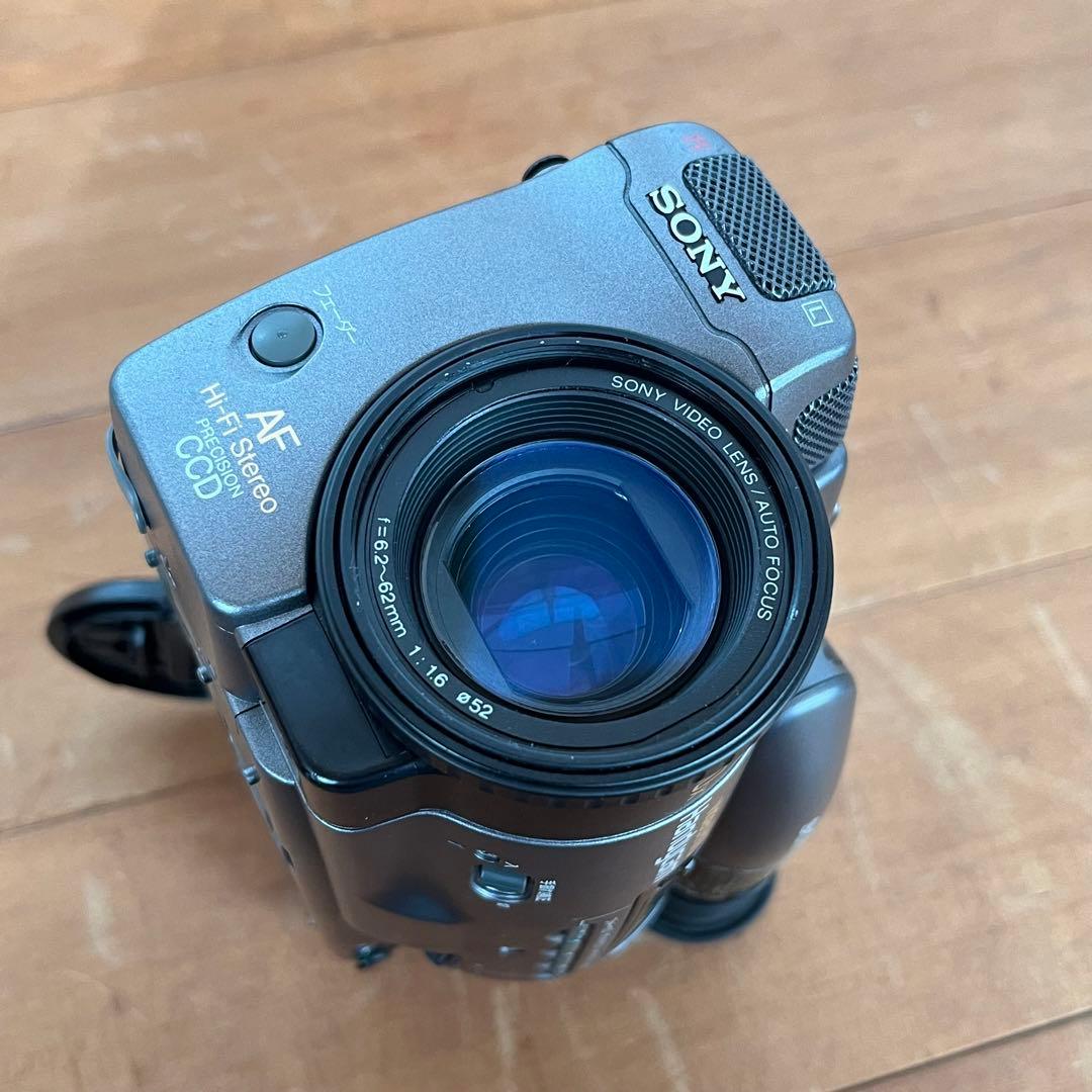 Sony Hi8ビデオカメラCCD-TR900 通電確認済み