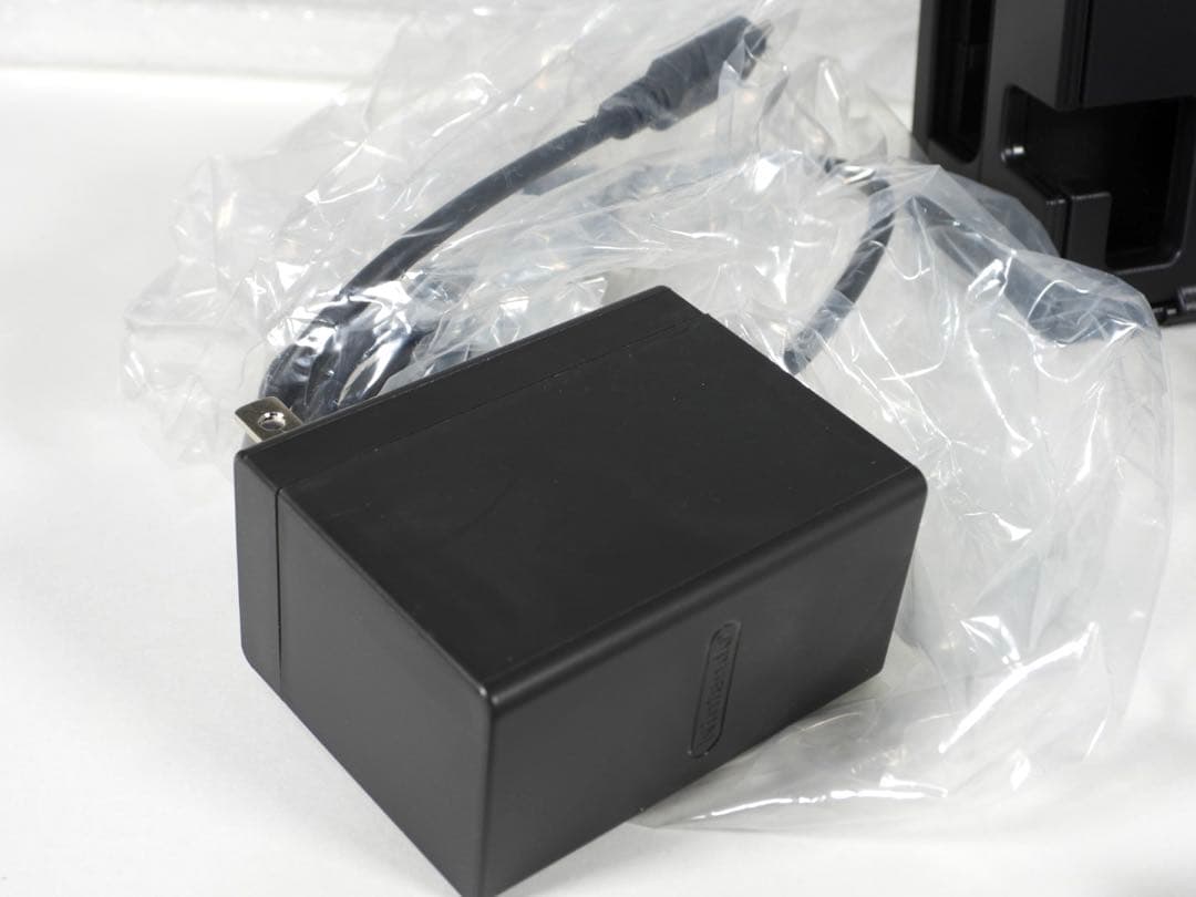 【じんさん】【美品】 Nintendo Switch 本体 2020年製