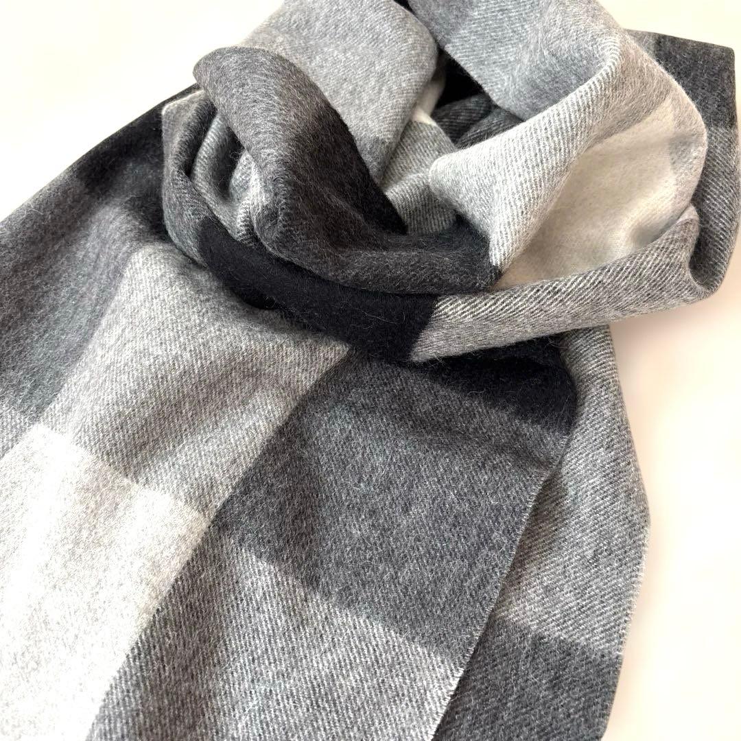 美品INTERMODE カシミアブロックチェック　ストール　グレーブラック
