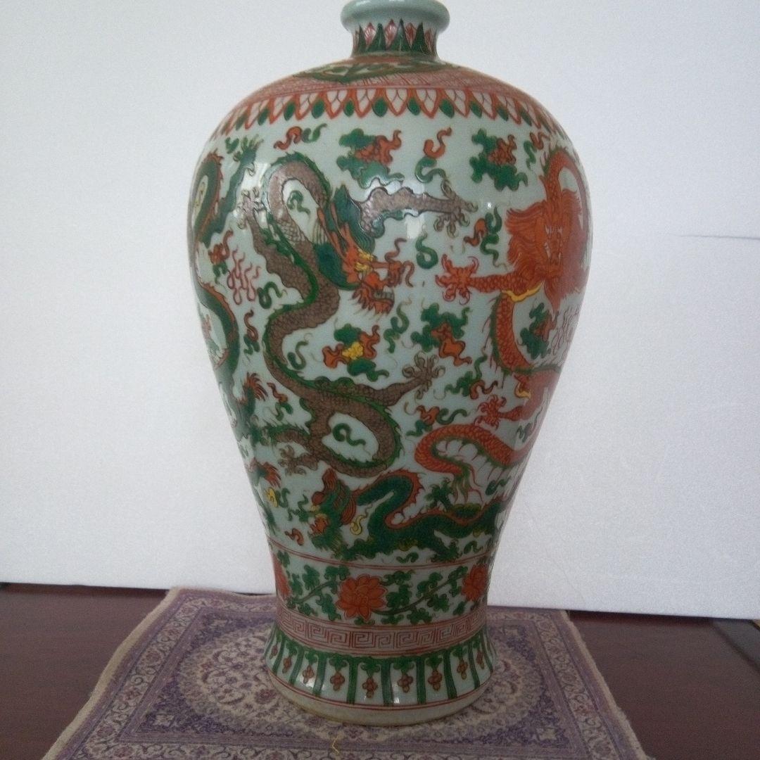 中国古玩　大明嘉靖年製　色絵龍紋様 梅瓶