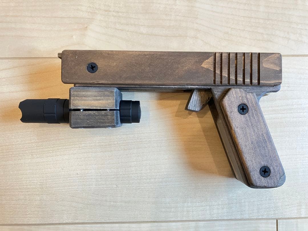 木製トイガン 3点セット　リボルバー　ベレッタ　マシンガン　ゴム鉄砲　おもちゃ