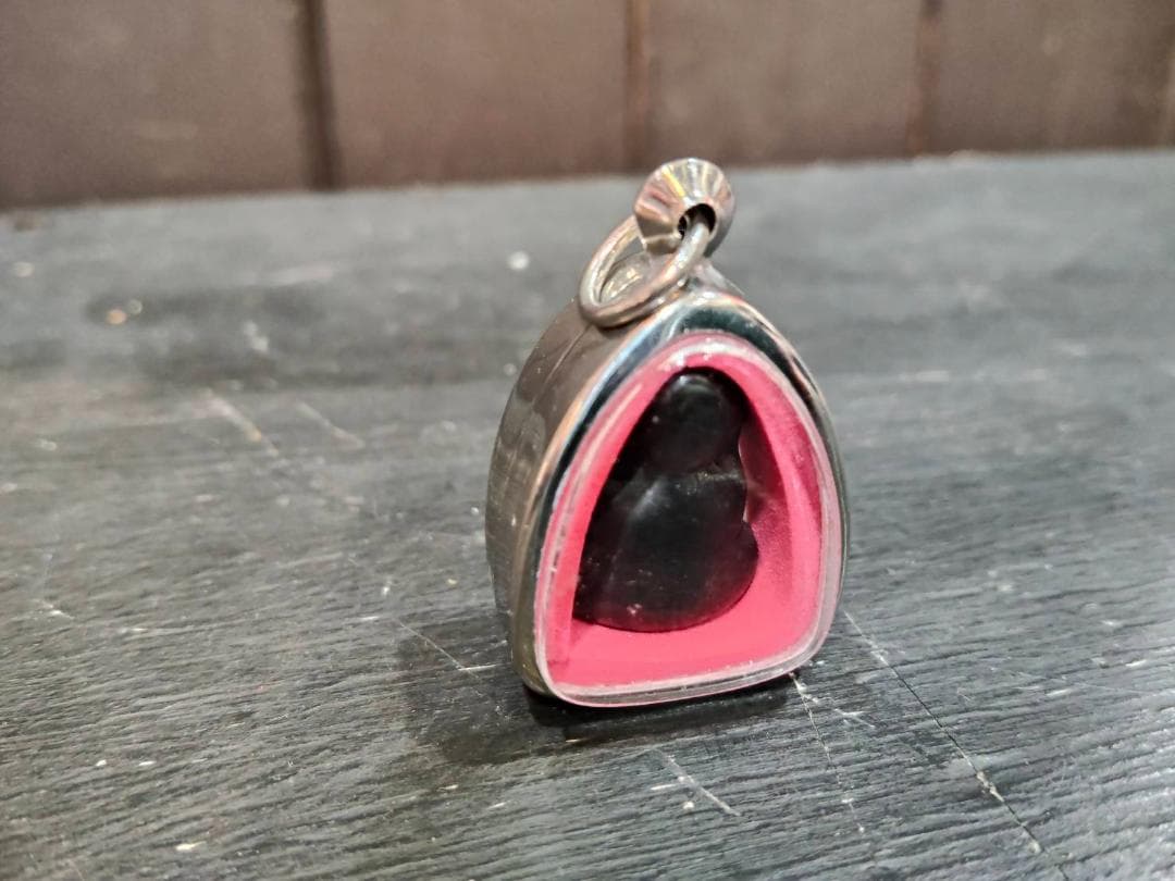 タイのお守り　プラピッター　魔除け　災難除け（大）