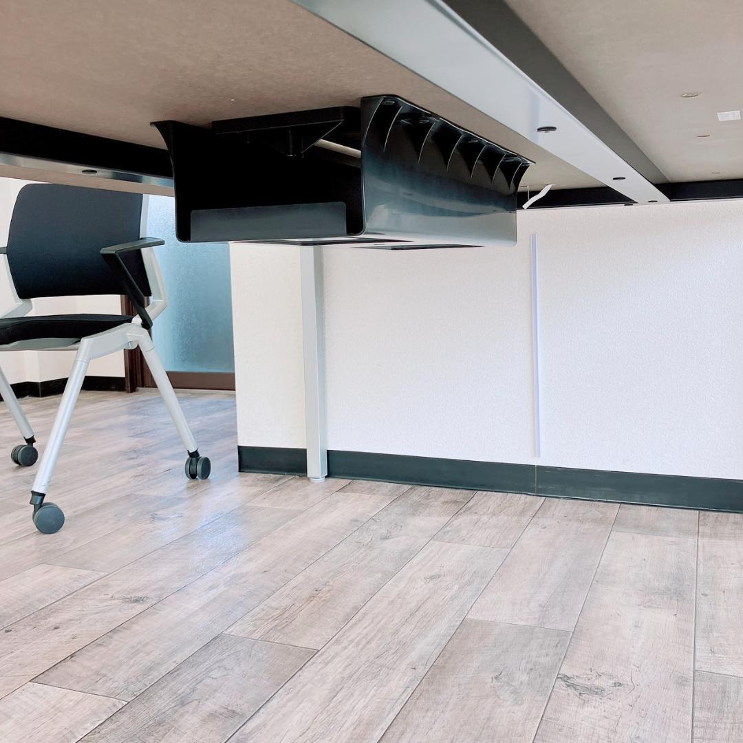 引取限定 オフィス家具 会議テーブルチェアセット 椅子4脚 OKAMURA