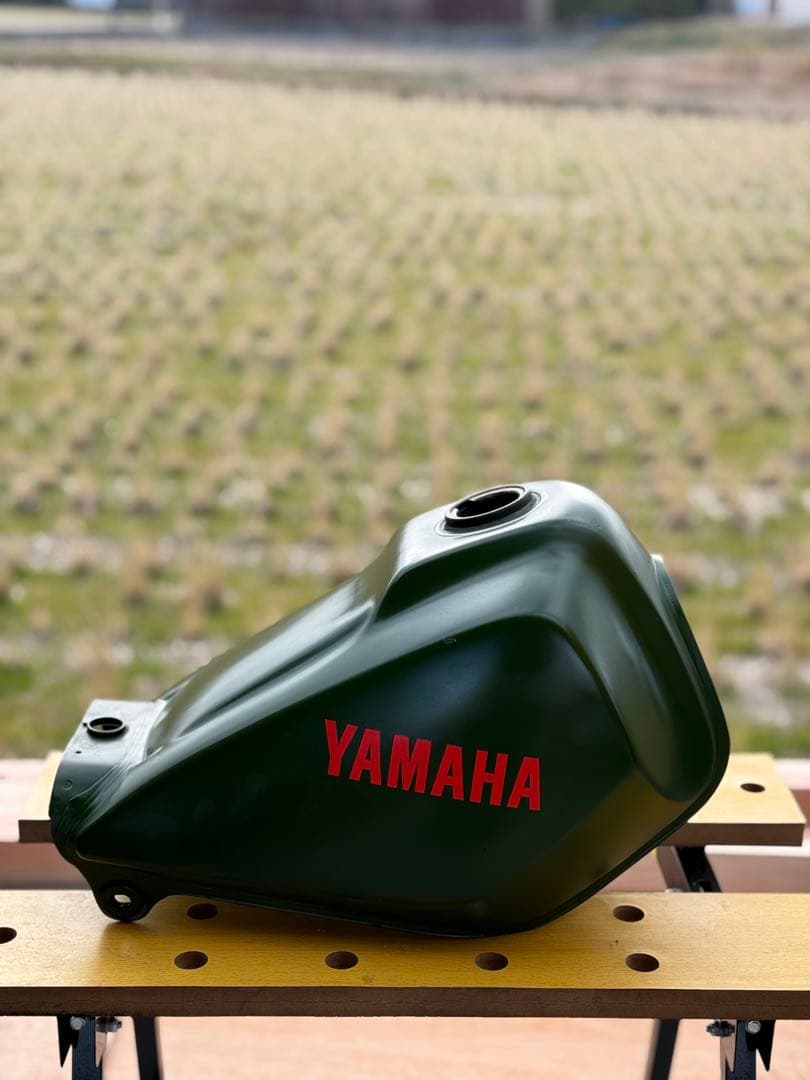 Z*A様 ヤマハ TW200/TW225 マッドグリーン タンク