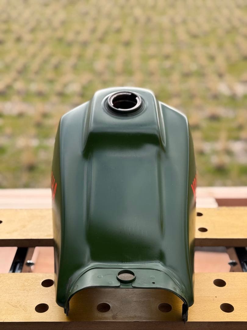 Z*A様 ヤマハ TW200/TW225 マッドグリーン タンク