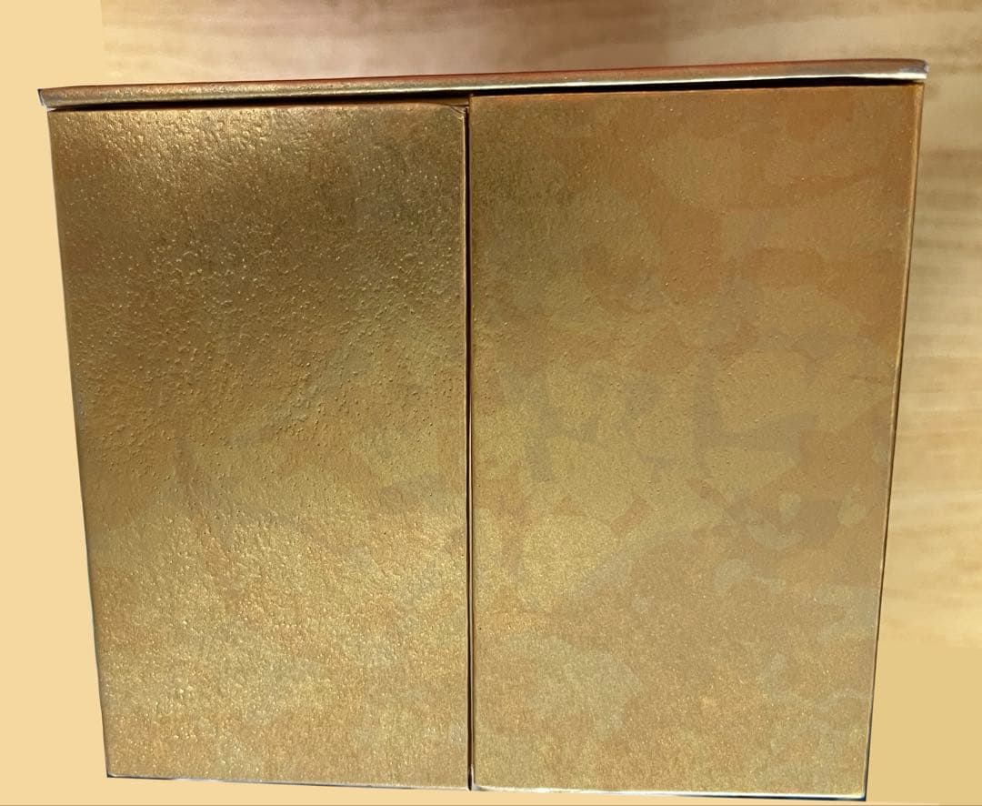 の*た様 超希少‼︎サントリーウイスキー 響30年 金色の観音開きの空き箱