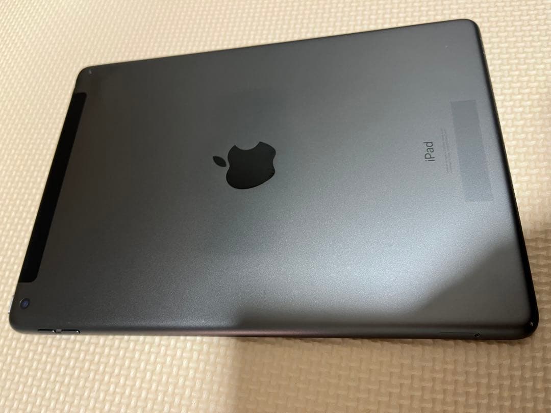 Apple iPad 第7世代 32GB スペースグレー SIMロック解除済