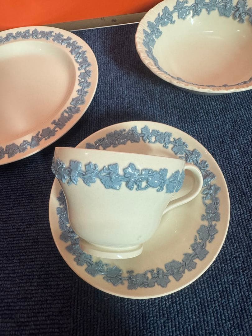2046 ウェッジウッド クイーンズウェア カップ＆ソーサ1客　鉢1客　皿1客