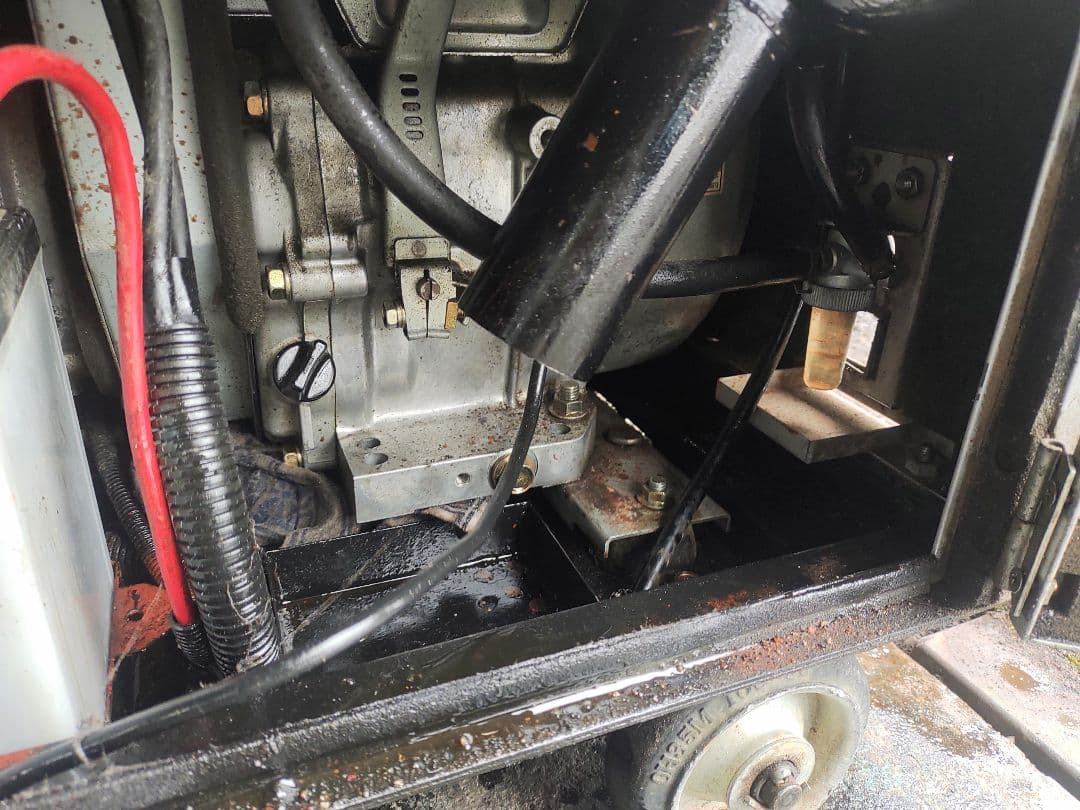 岐阜県、作動中古品！新ダイワ、エンジン発電機・溶接機、EGW150MS