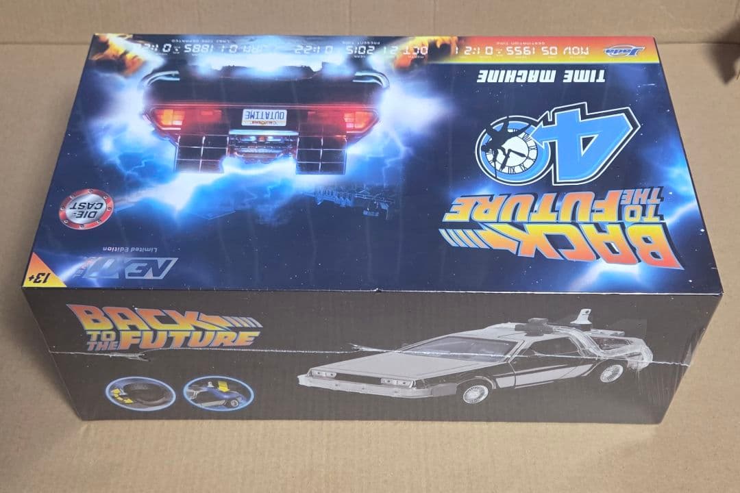 バック・トゥ・ザ・フューチャー デロリアン シルバーメッキ 1/24 ミニカー