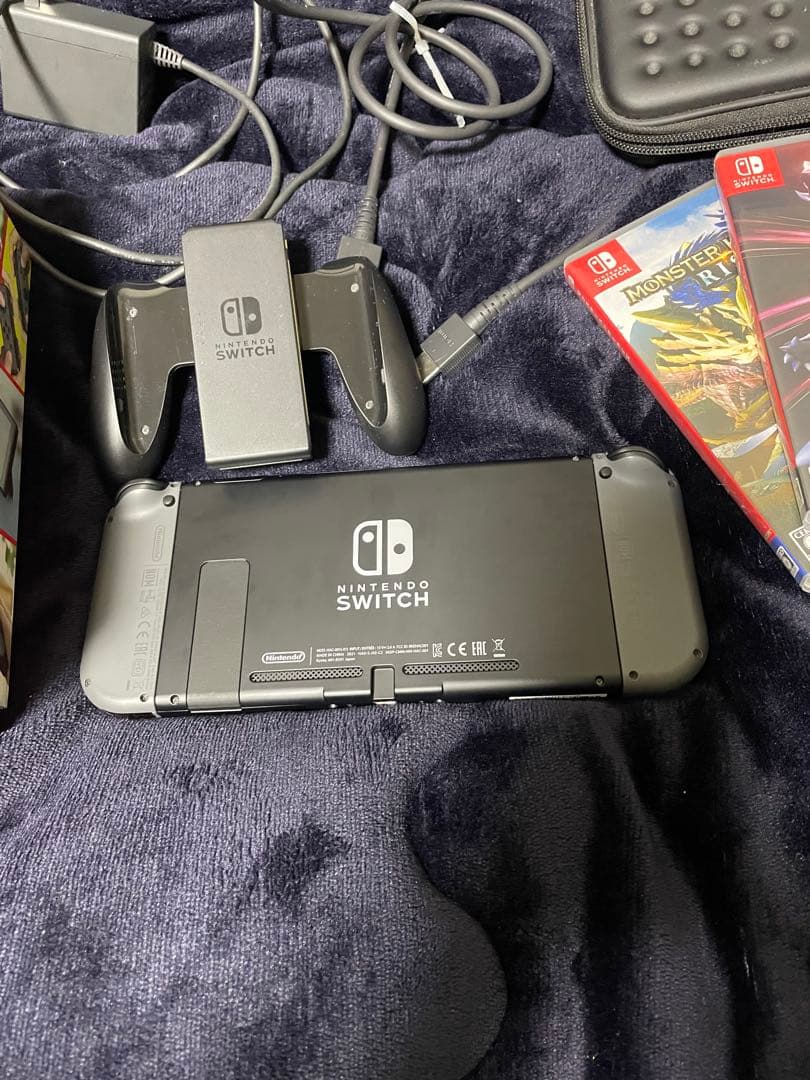 Nintendo Switch 本体 + ゲームソフト2本