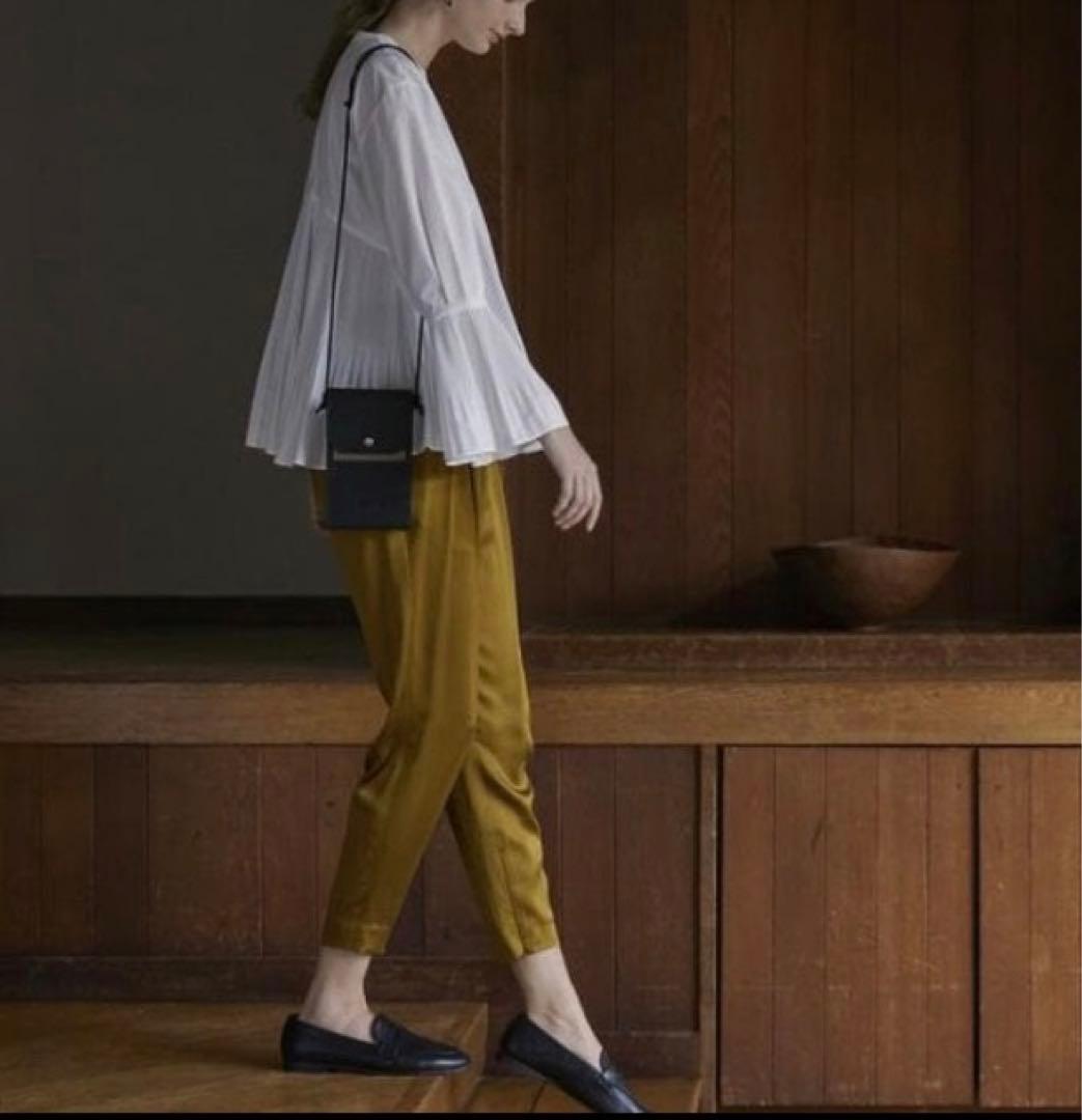 【新品未使用】定価4.6万円L’arcobalenoフラップショルダーウォレット