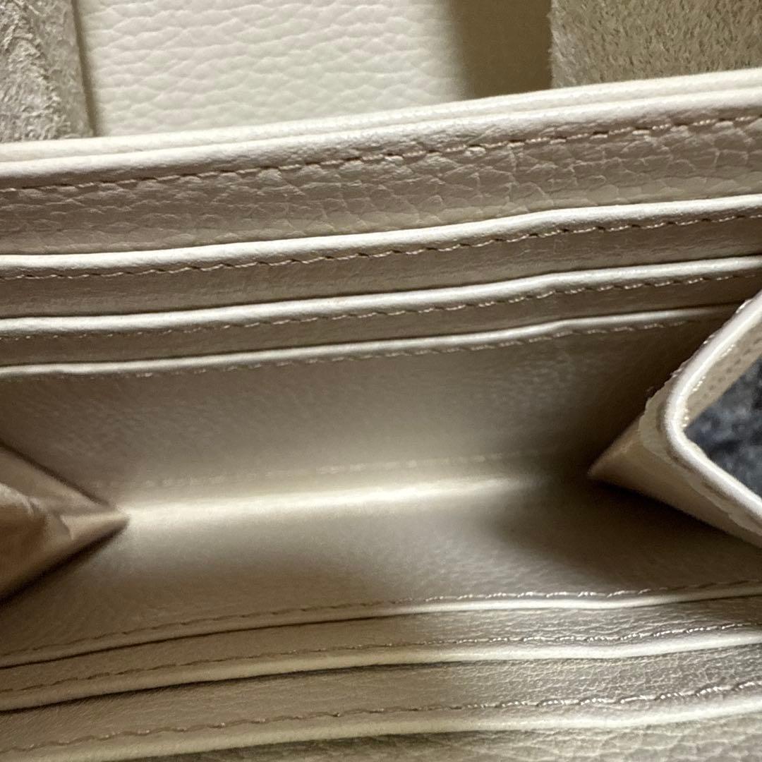 アタオ ロトオ エナメル仕上げ 二つ折り財布