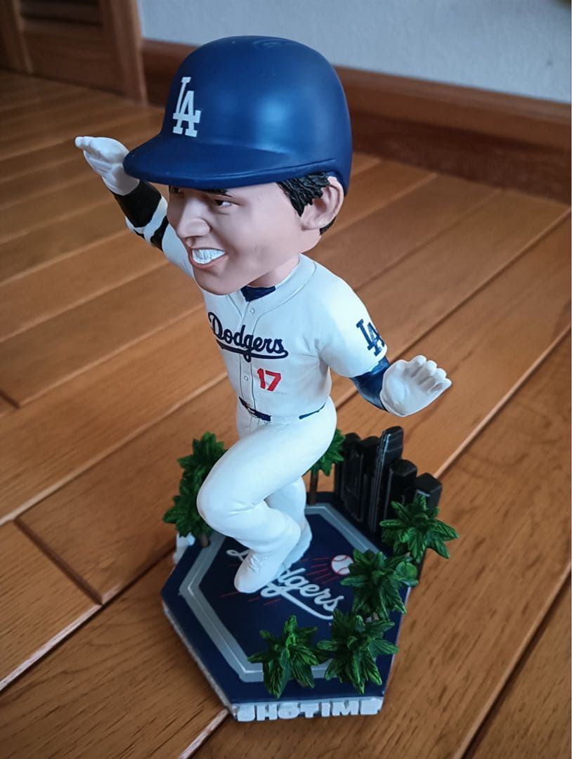 大谷翔平　ボブルヘッド　ダウンタウン　ドジャース　シリアルナンバー　MLB