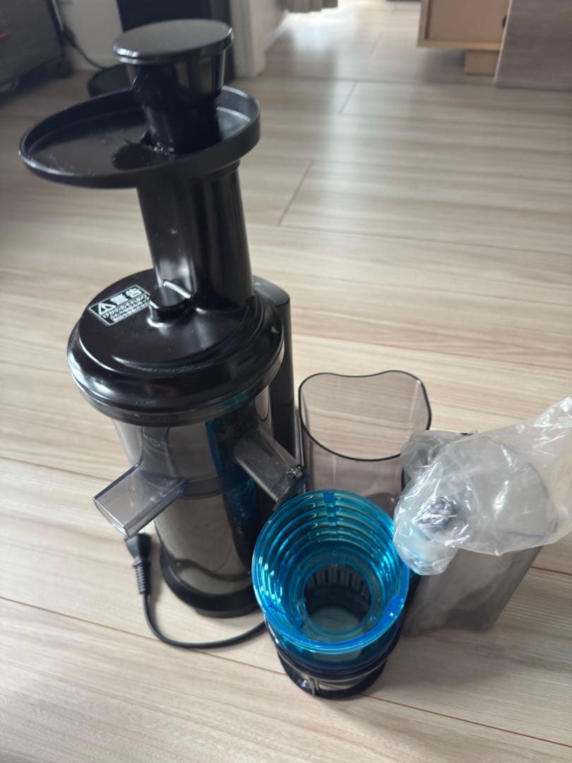 T*e様 ジューサー　MJ-L600