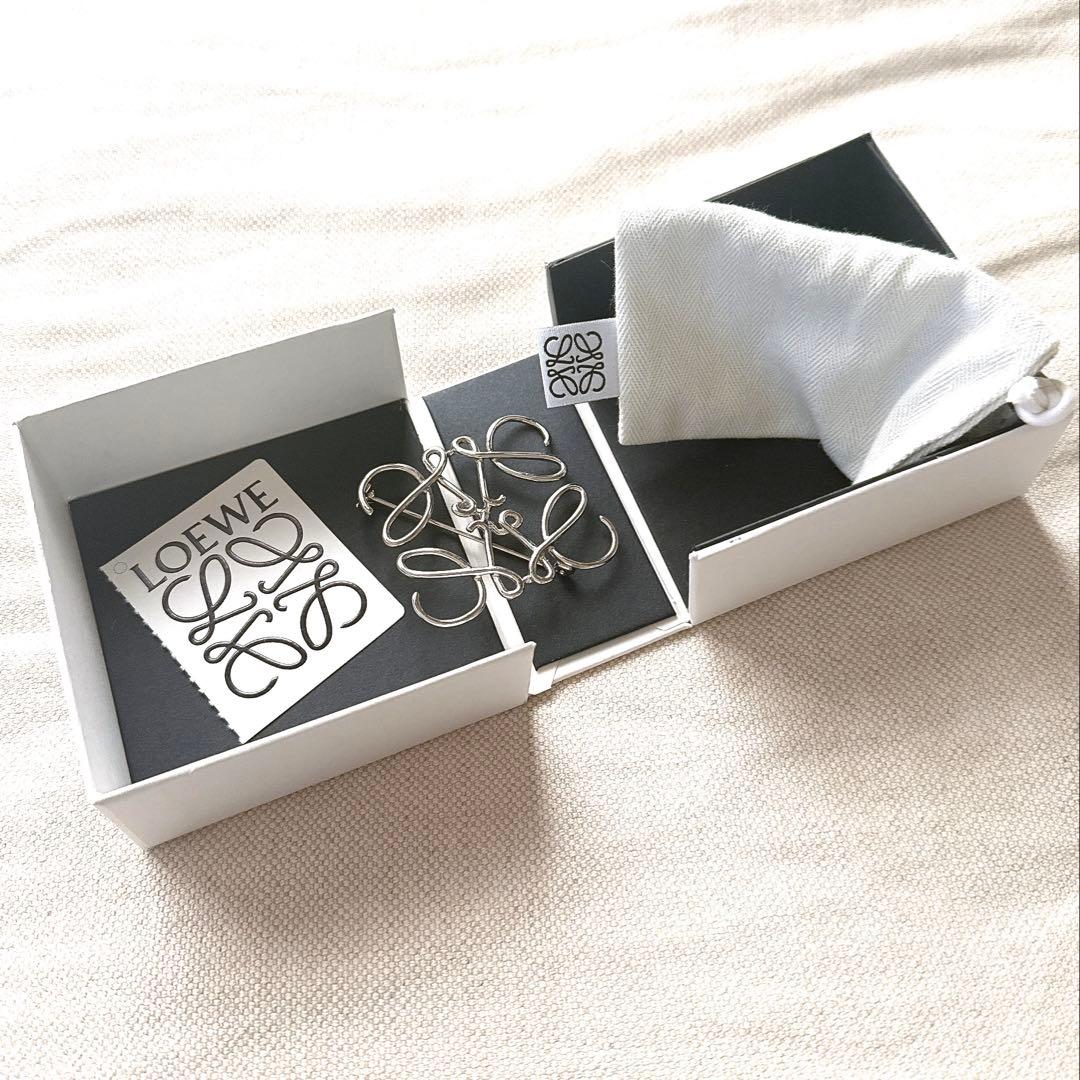 LOEWE新品 ブローチ シルバー ロエベ