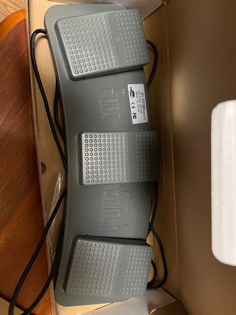 LEAP motion + USB三連フットペダルスイッチ