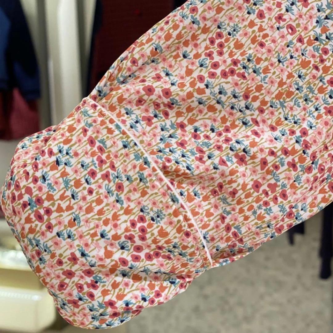 ファミリア　80 新品　リバティ　ジャンプスーツ　テリア　花柄　防寒具