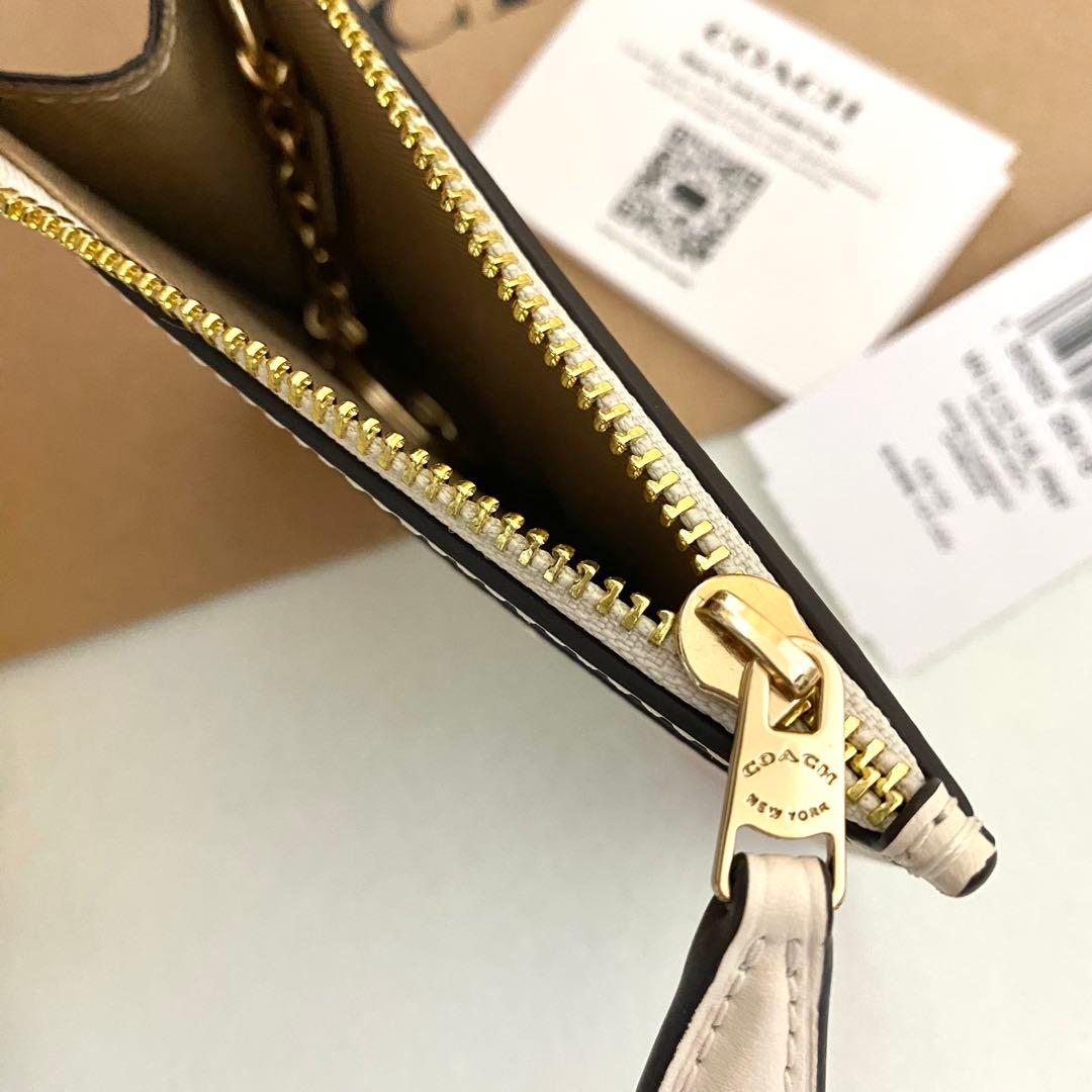 新品　正規品☆COACH コーチ　ケース 花柄　フローラル レザー