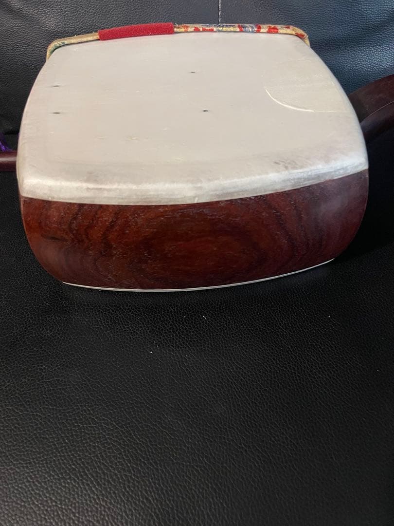 三味線 紅木 金細 一本溝 綾杉胴彫あり　糸巻天然素材　k9刻印あり