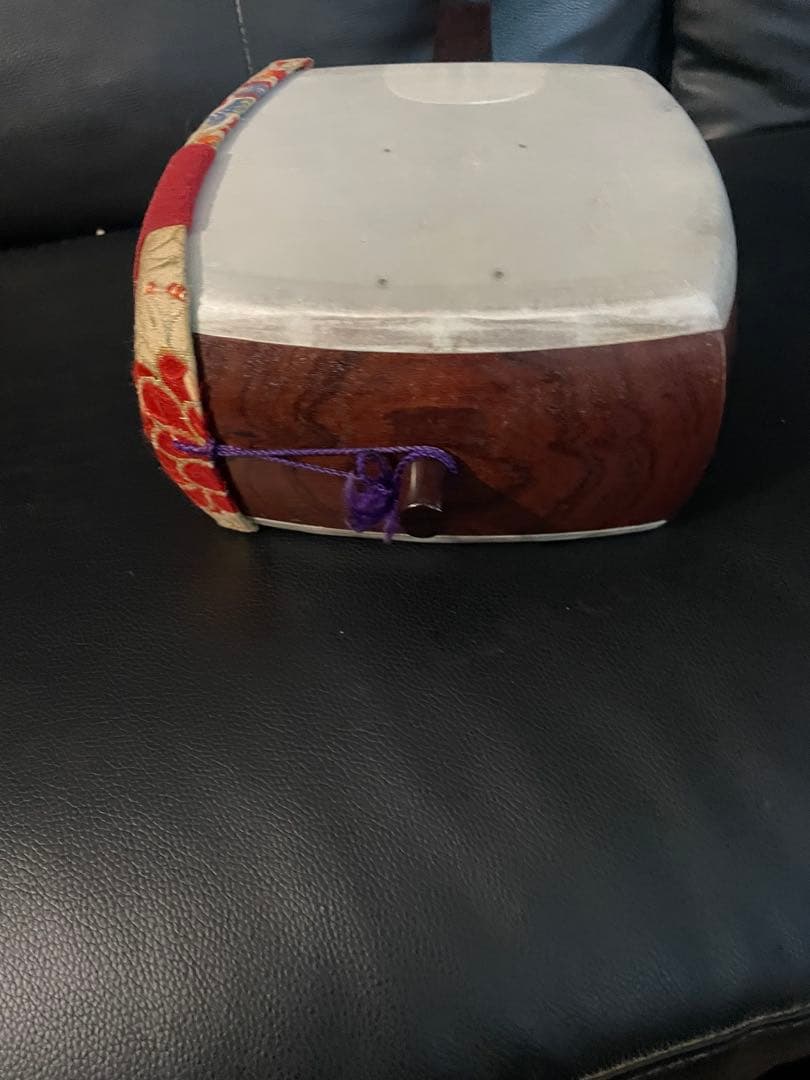 三味線 紅木 金細 一本溝 綾杉胴彫あり　糸巻天然素材　k9刻印あり