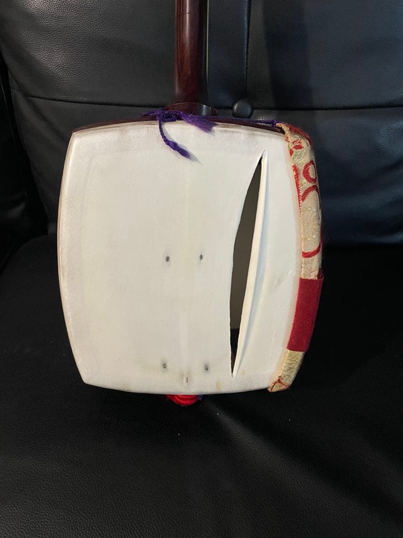 三味線 紅木 金細 一本溝 綾杉胴彫あり　糸巻天然素材　k9刻印あり