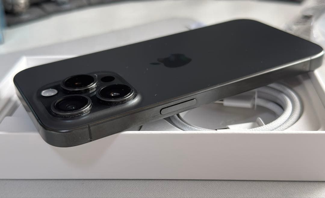 Apple iPhone 15 Pro 256GB ブラック 本体 SIMフリー