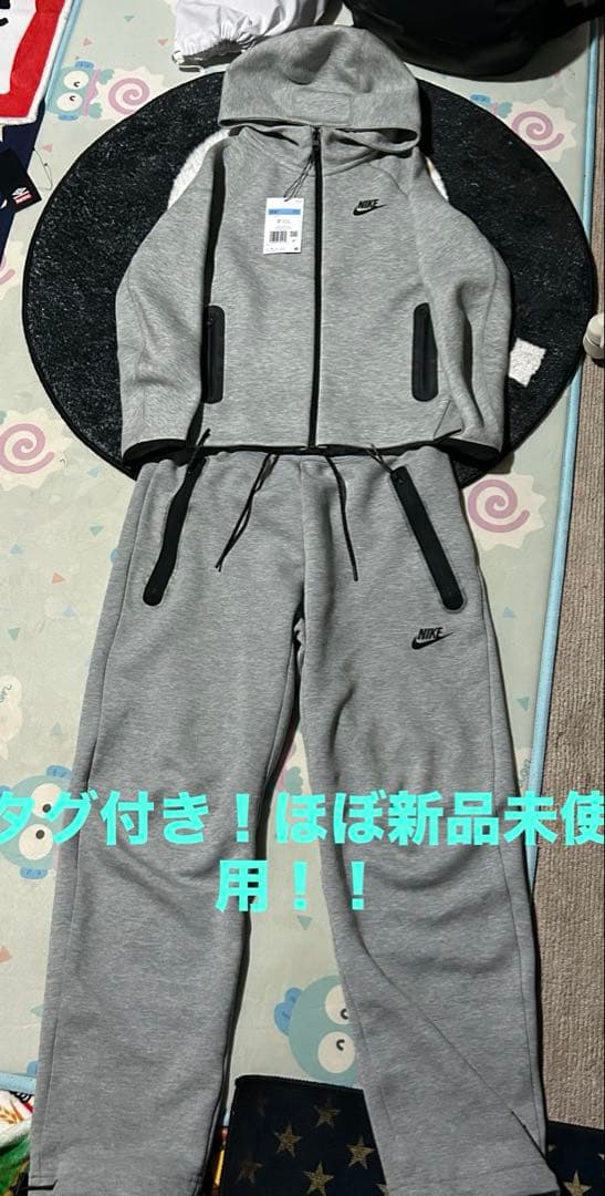 ち*ー様 ナイキ　テックフリースセットアップ　ほぼ新品未使用