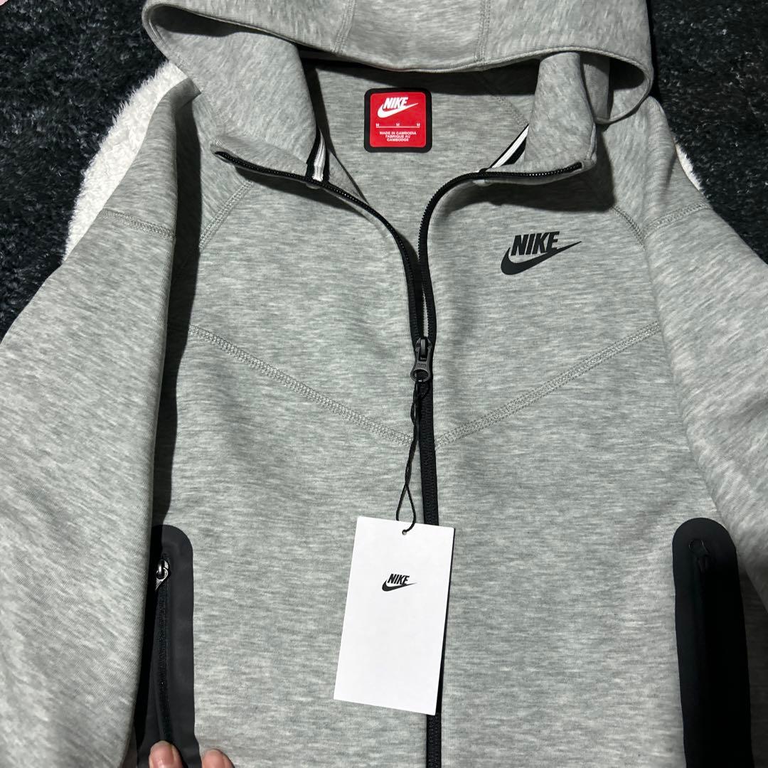 ち*ー様 ナイキ　テックフリースセットアップ　ほぼ新品未使用