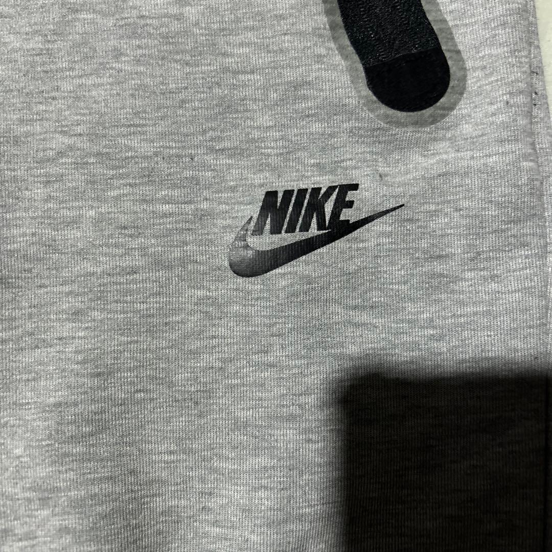 ち*ー様 ナイキ　テックフリースセットアップ　ほぼ新品未使用