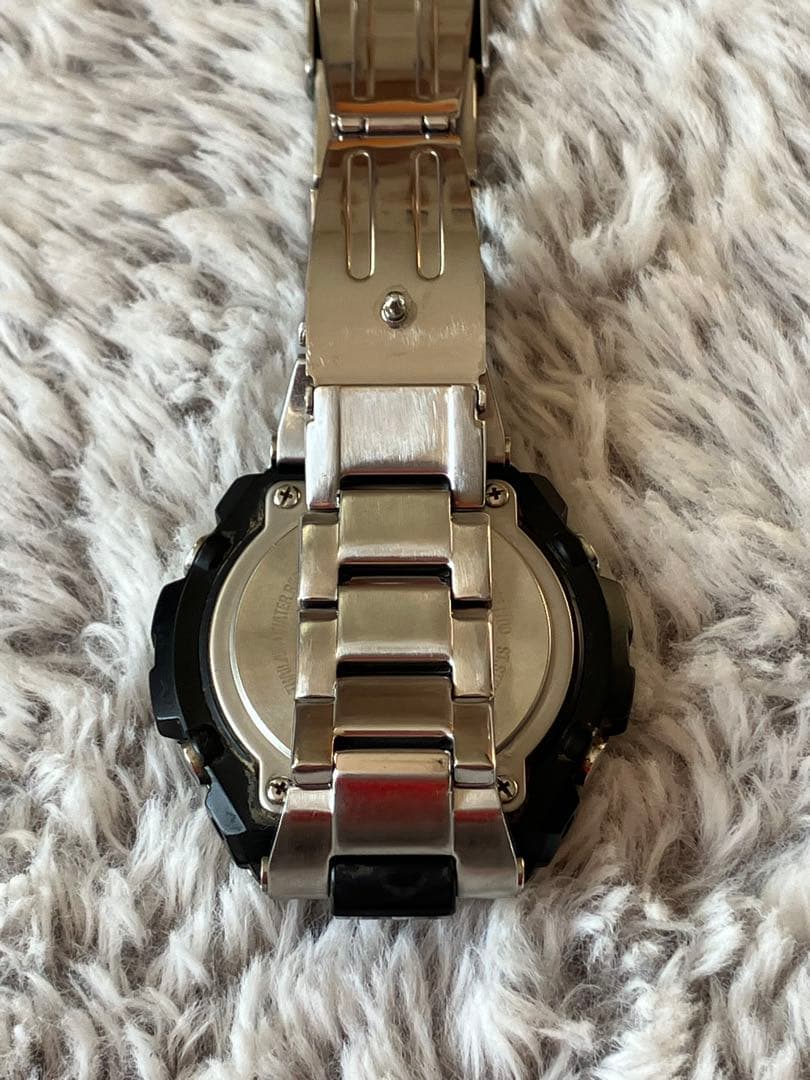 【カッコイイ】G-SHOCK GST-W110D-1A9JF ゴールド/ブラック