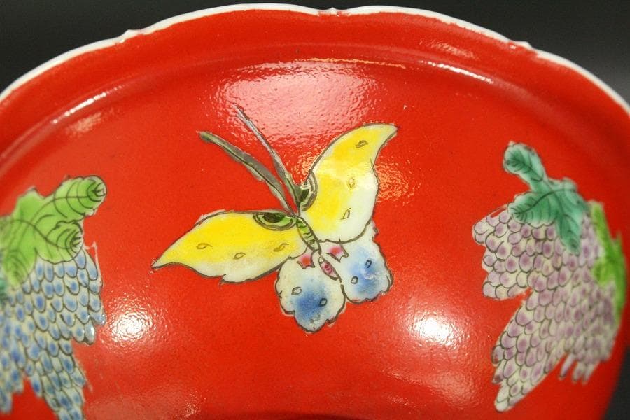 中国美術 珊瑚釉 花蝶紋 瑠璃 遊台 φ15cm 乾隆年製(LC256)