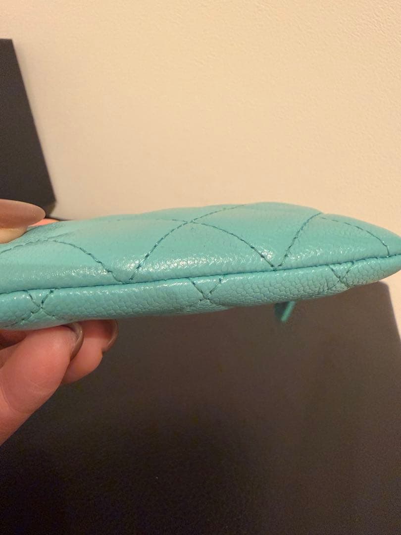 CHANEL マトラッセ　キャビアスキン　ラウンドジップケース