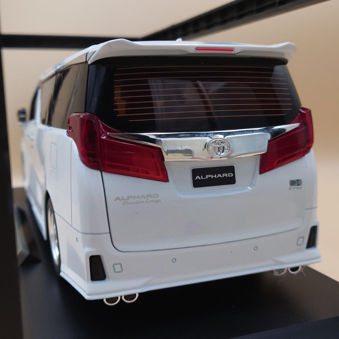 1/18 トヨタ アルファード ホワイト サウンド＆ライト ダイキャストミニカー