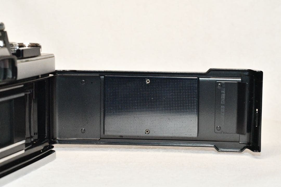 お値引き《動作品》OLYMPUS OM-1+標準レンズ付き a402