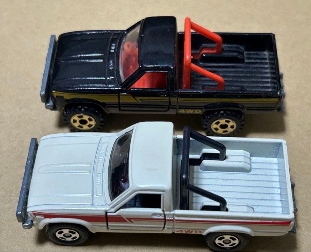 トミカ トヨタ ハイラックス4WD 4台セット