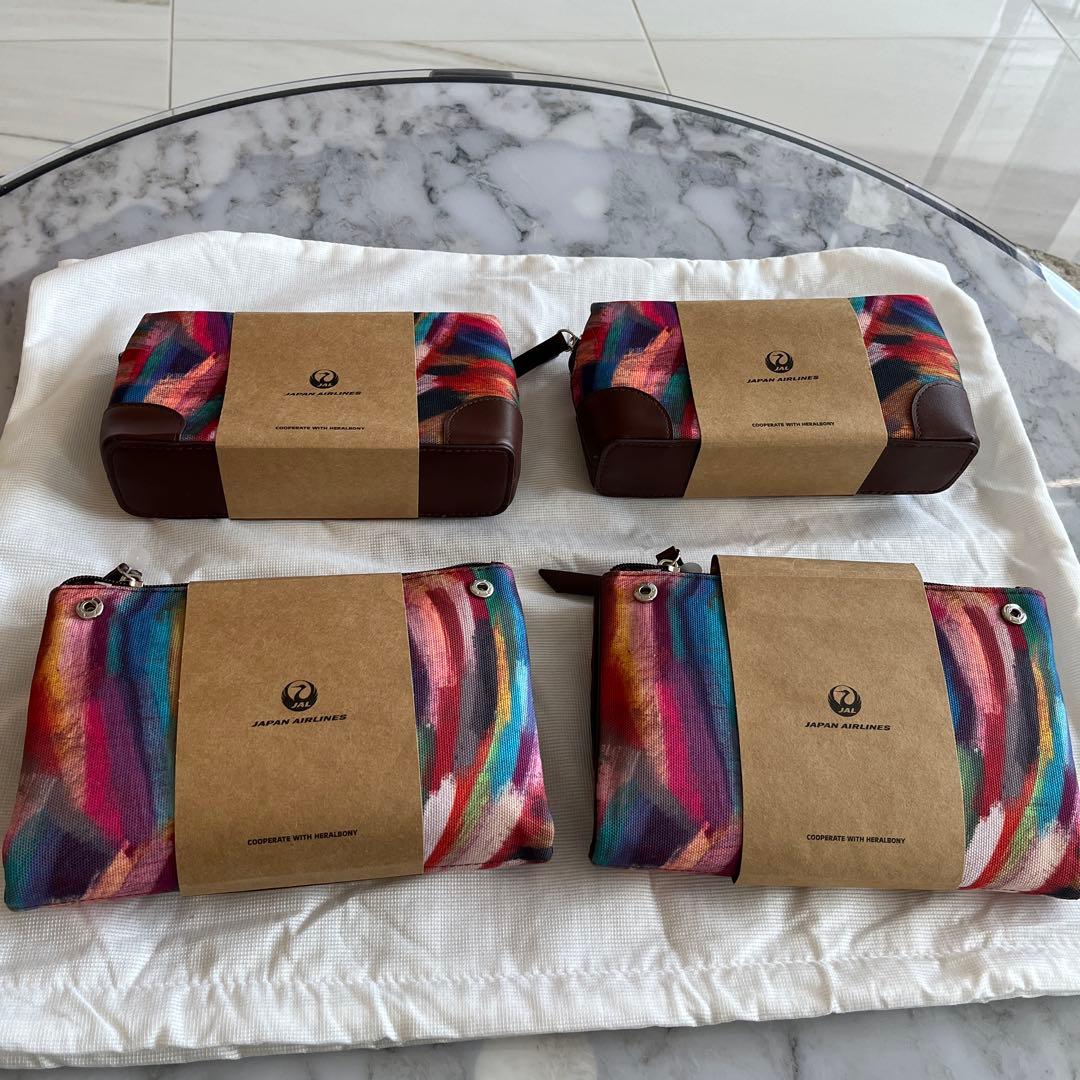 未開封　JAPAN AIRLINES ファーストクラス　トラベルポーチ 4個