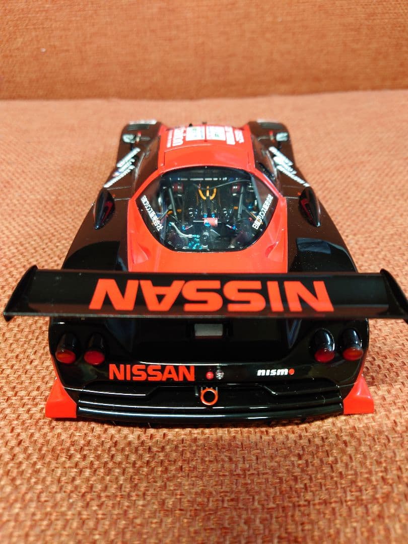 1/18　AUTOart　NISSAN　R390　GT1