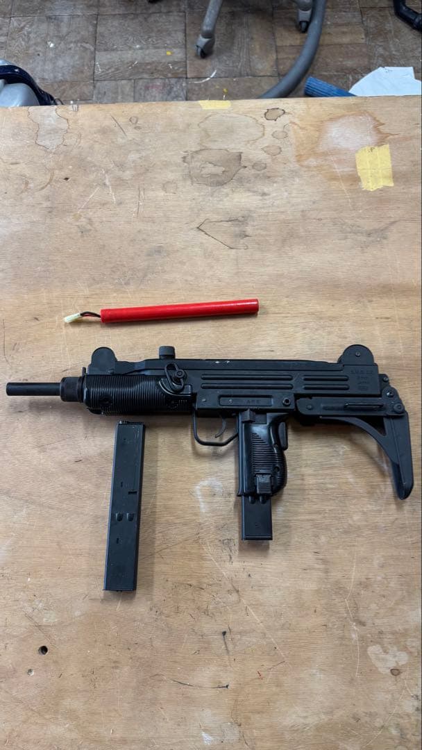 東京マルイ　uzi サブマシンガン　電動エアガン箱無し