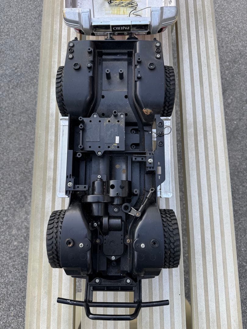 タミヤ　三菱 パジェロ　ラジコンカー 赤