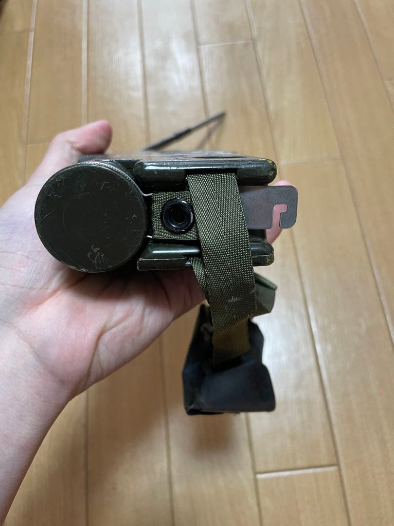 米軍実物放出品 AN/PCU-90 サバイバルラジオ